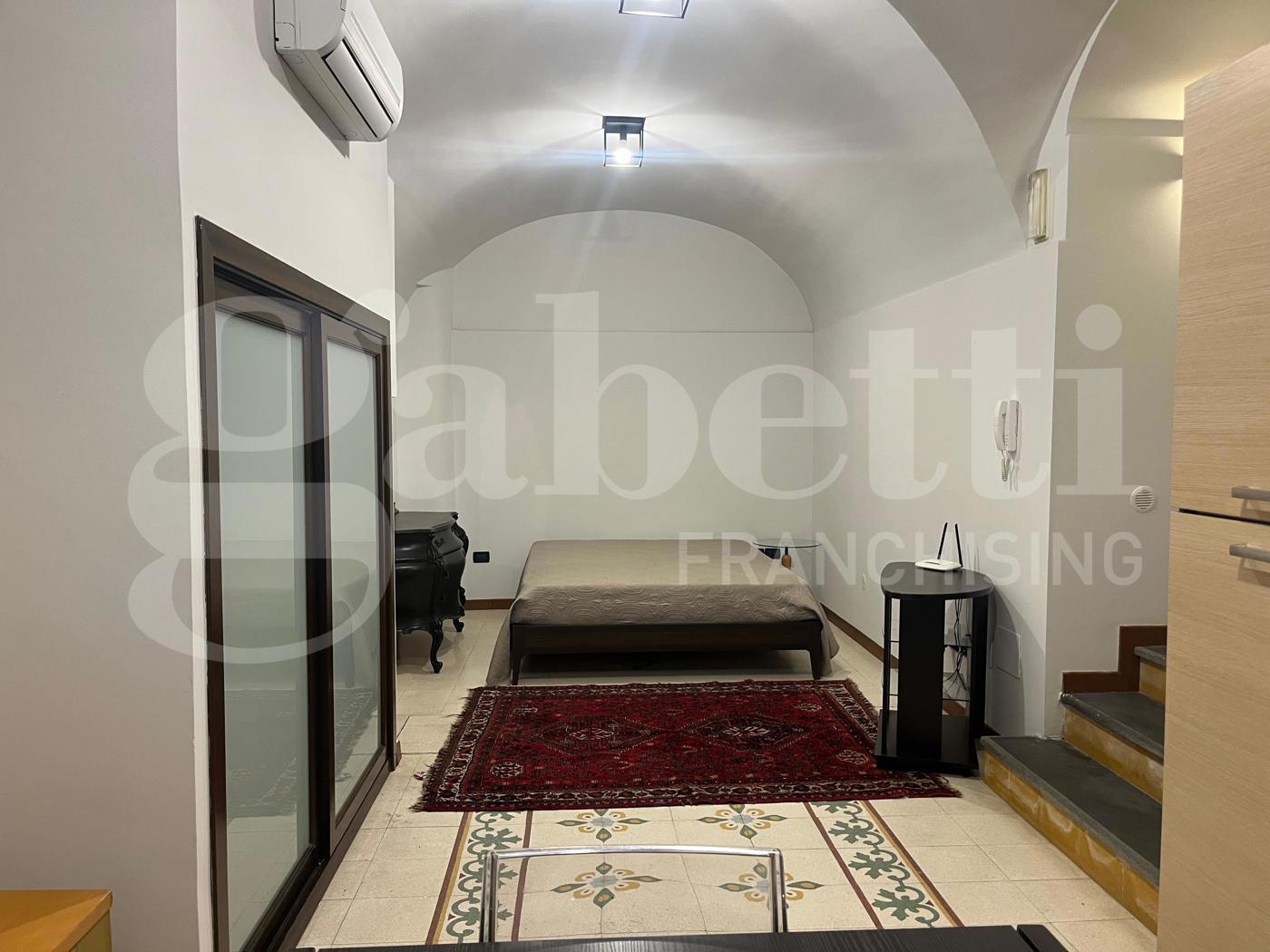 Monolocale arredato in affitto a Catania