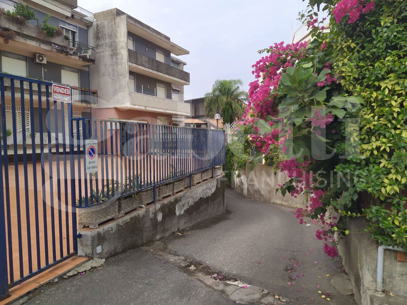 Box/Garage 24mq in vendita a Sant'Agata Li Battiati