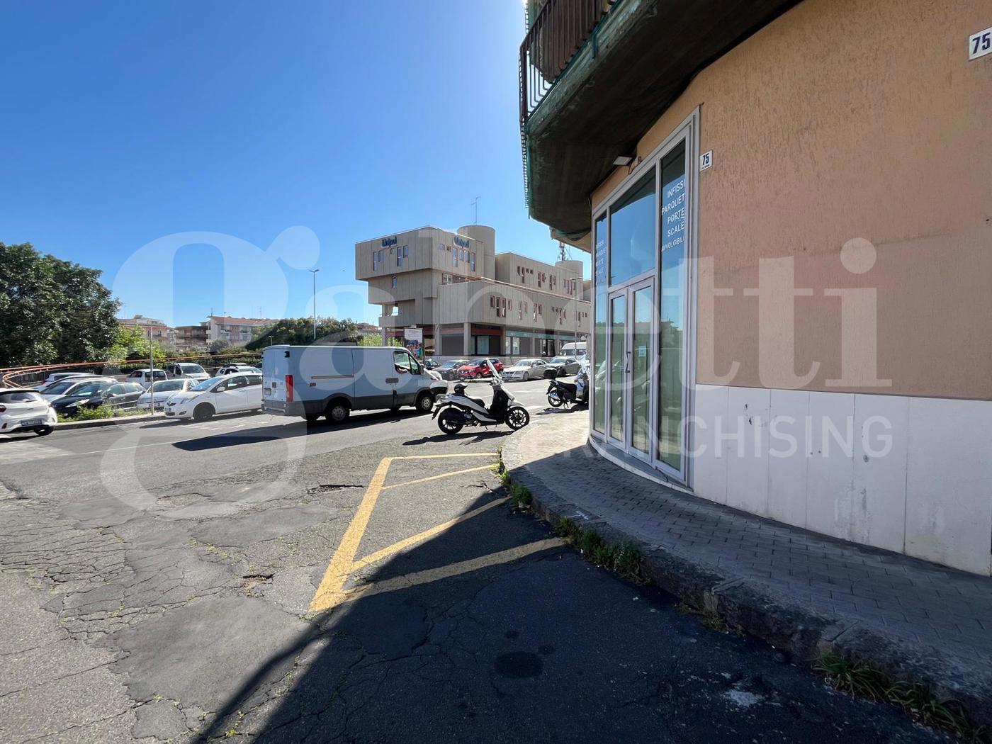 Negozio in affitto a Catania