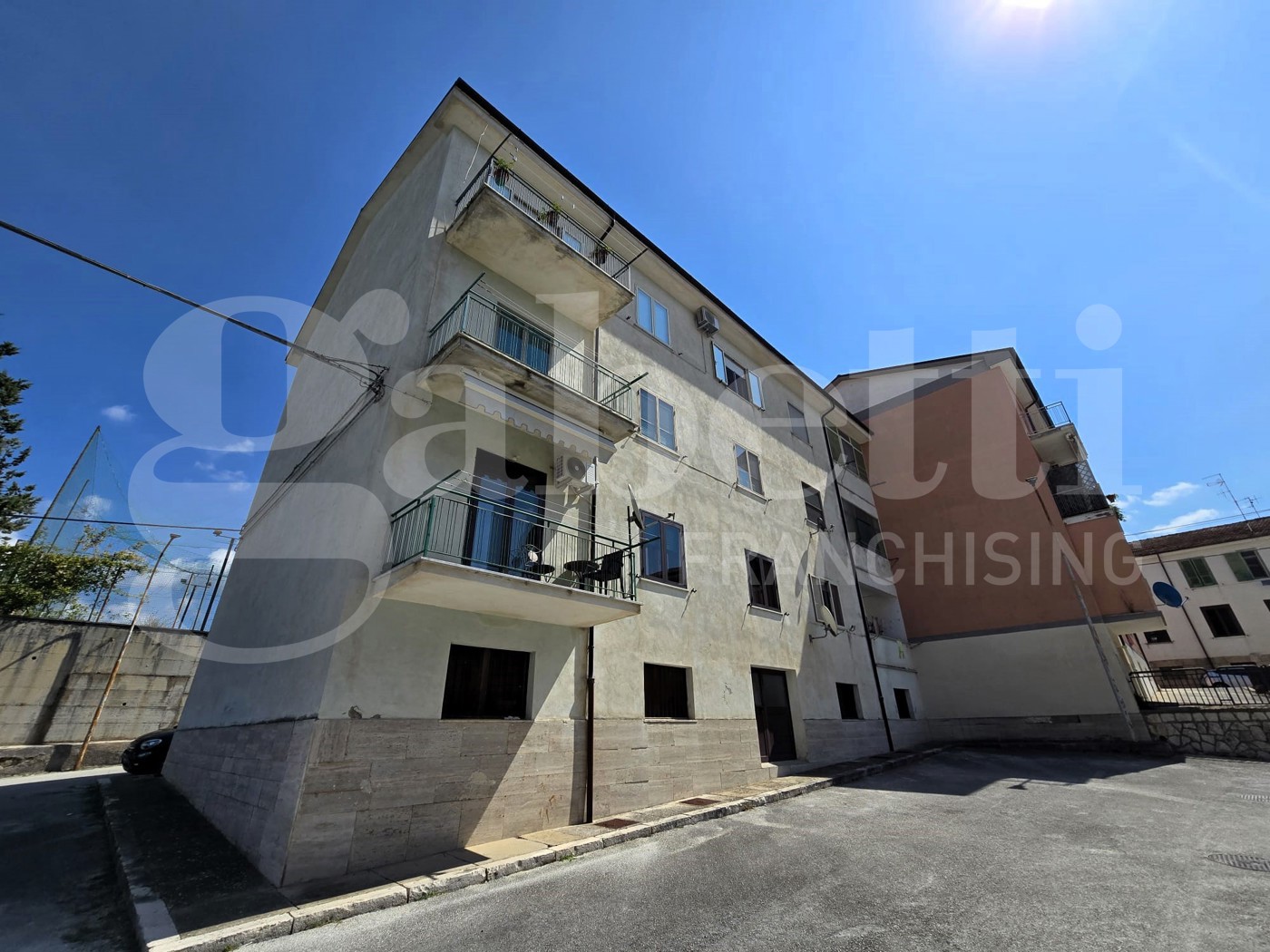 Quadrilocale con box a Isernia