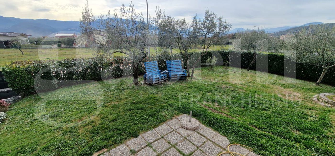 Casa indipendente con giardino a Isernia