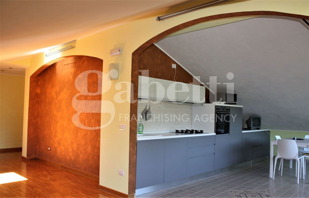 Attico arredato in affitto a Isernia