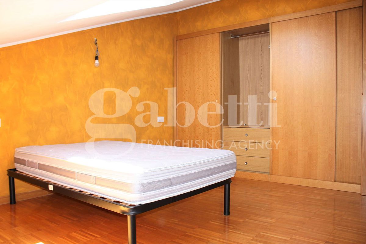 Attico arredato in affitto a Isernia