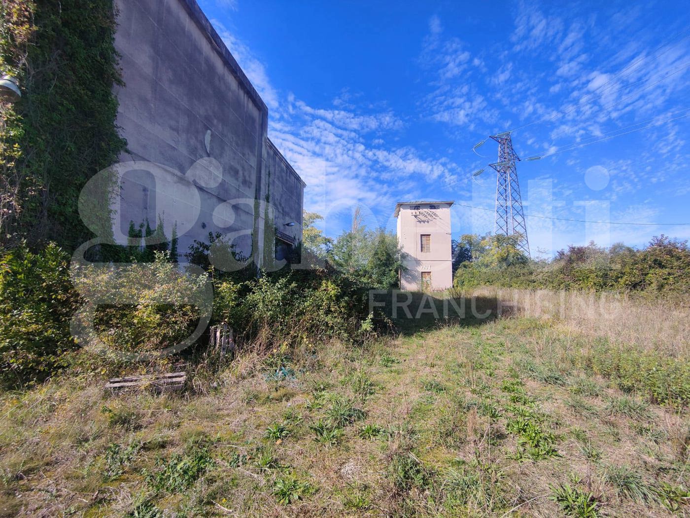 Stabile/Palazzo in vendita a Macerata