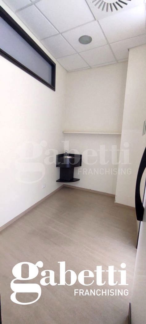 Negozio in affitto a Macerata