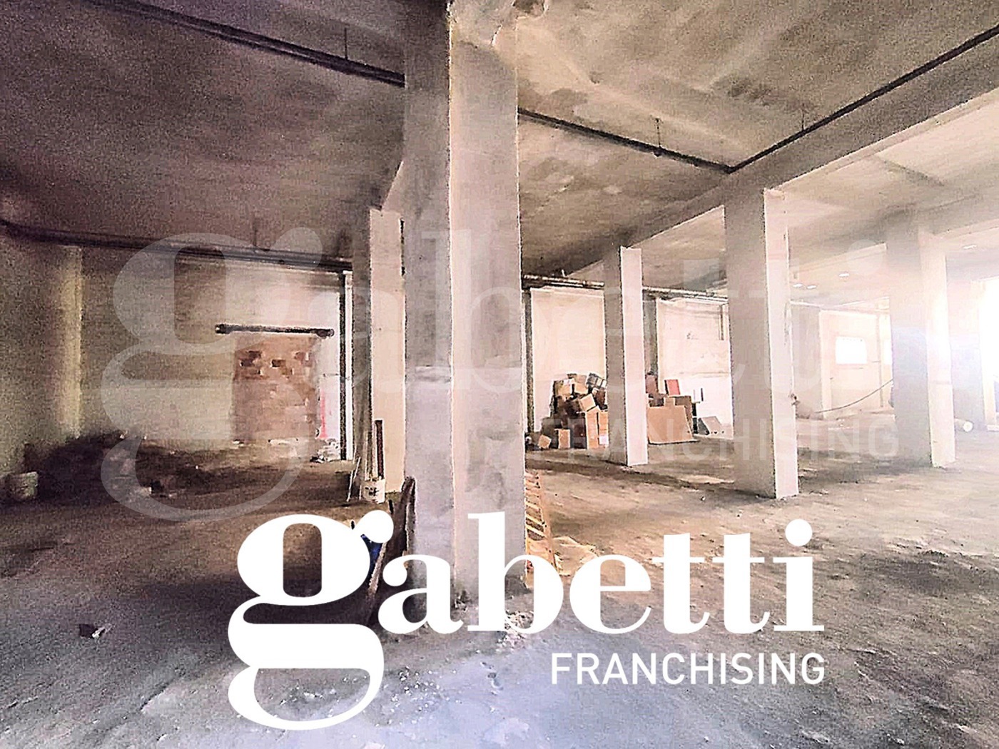 Magazzino in vendita a Macerata