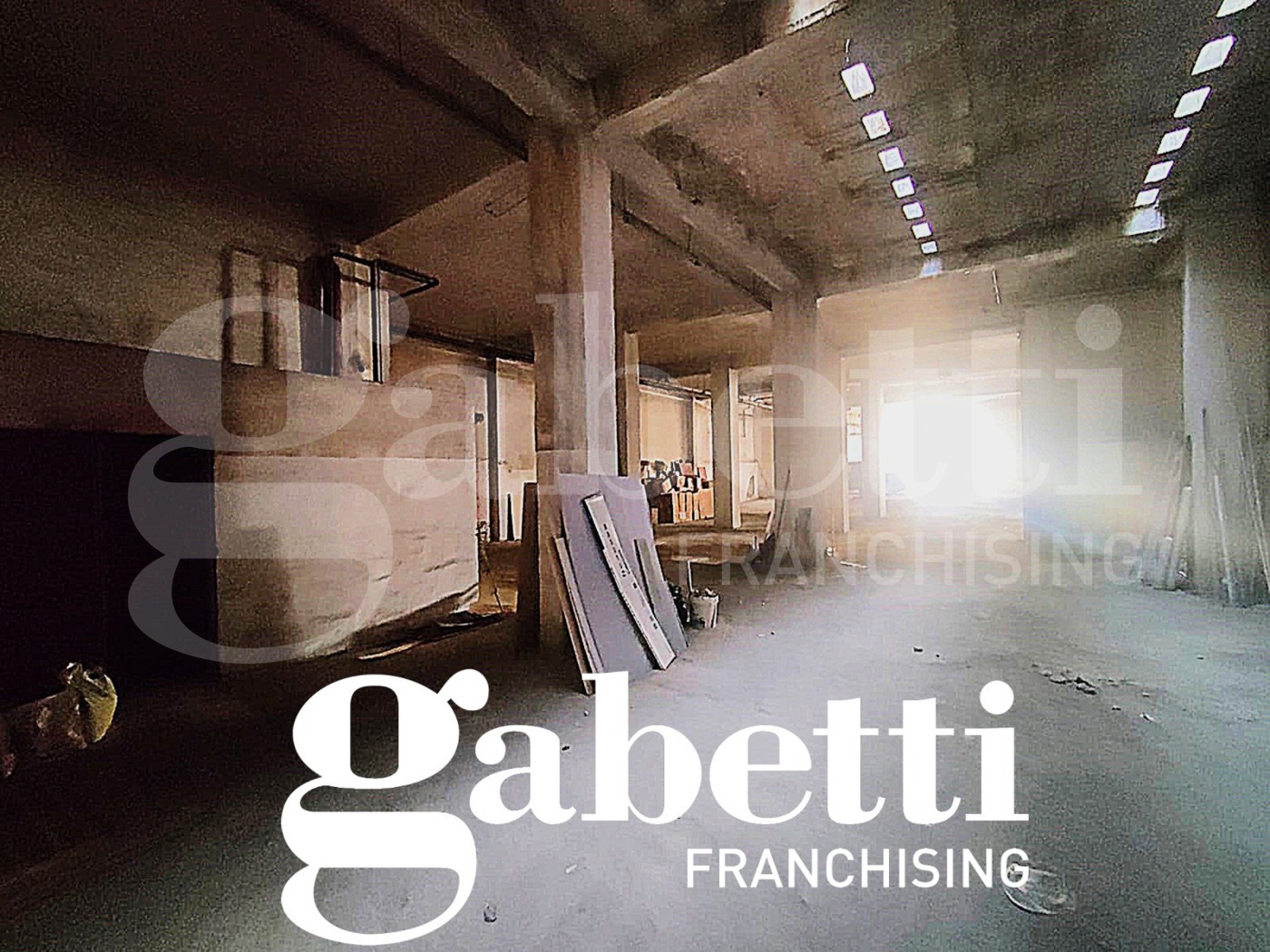 Magazzino in vendita a Macerata