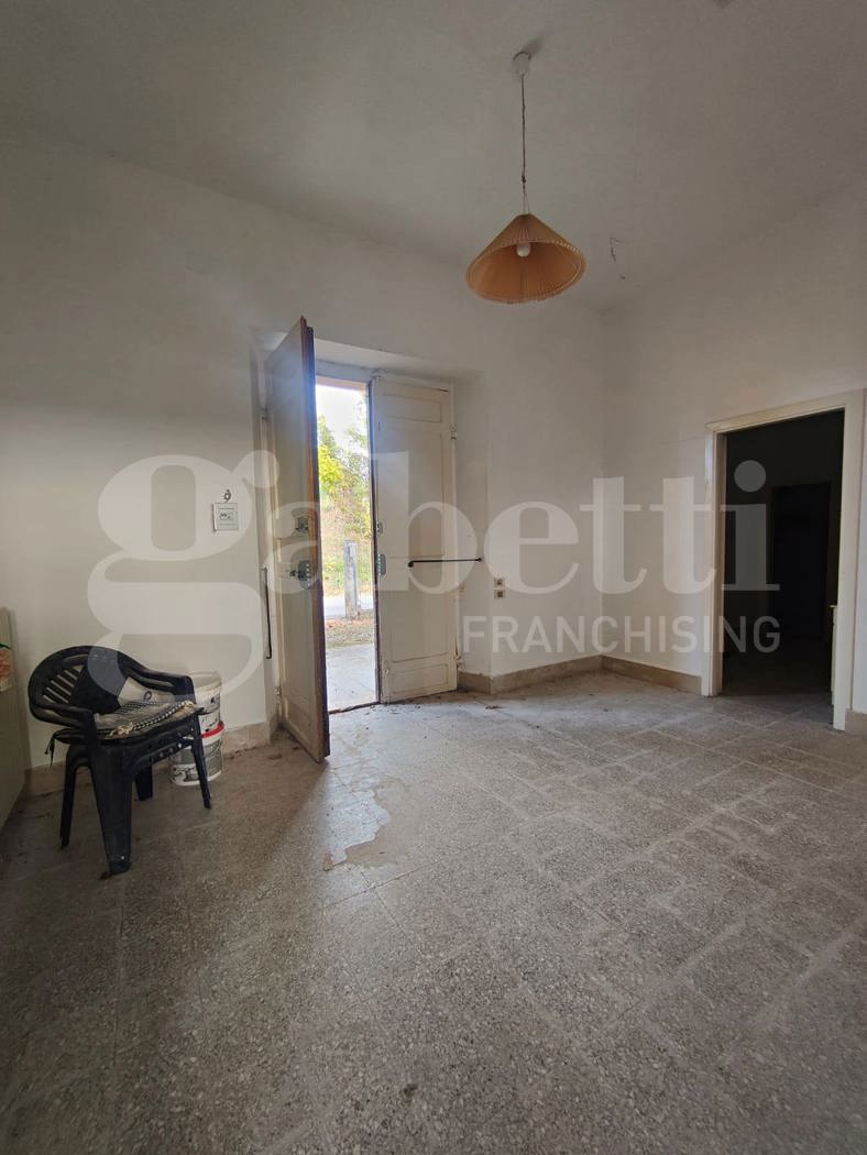 Appartamento da ristrutturare a San Ginesio