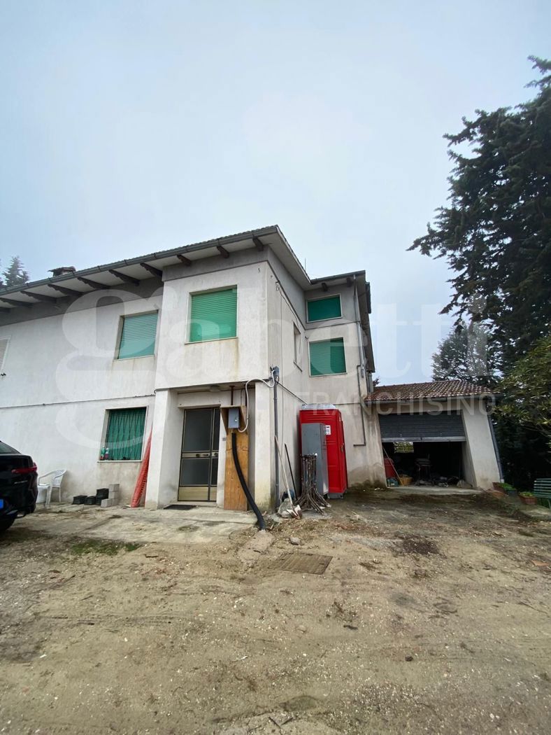 Casa indipendente in vendita a Penna San Giovanni