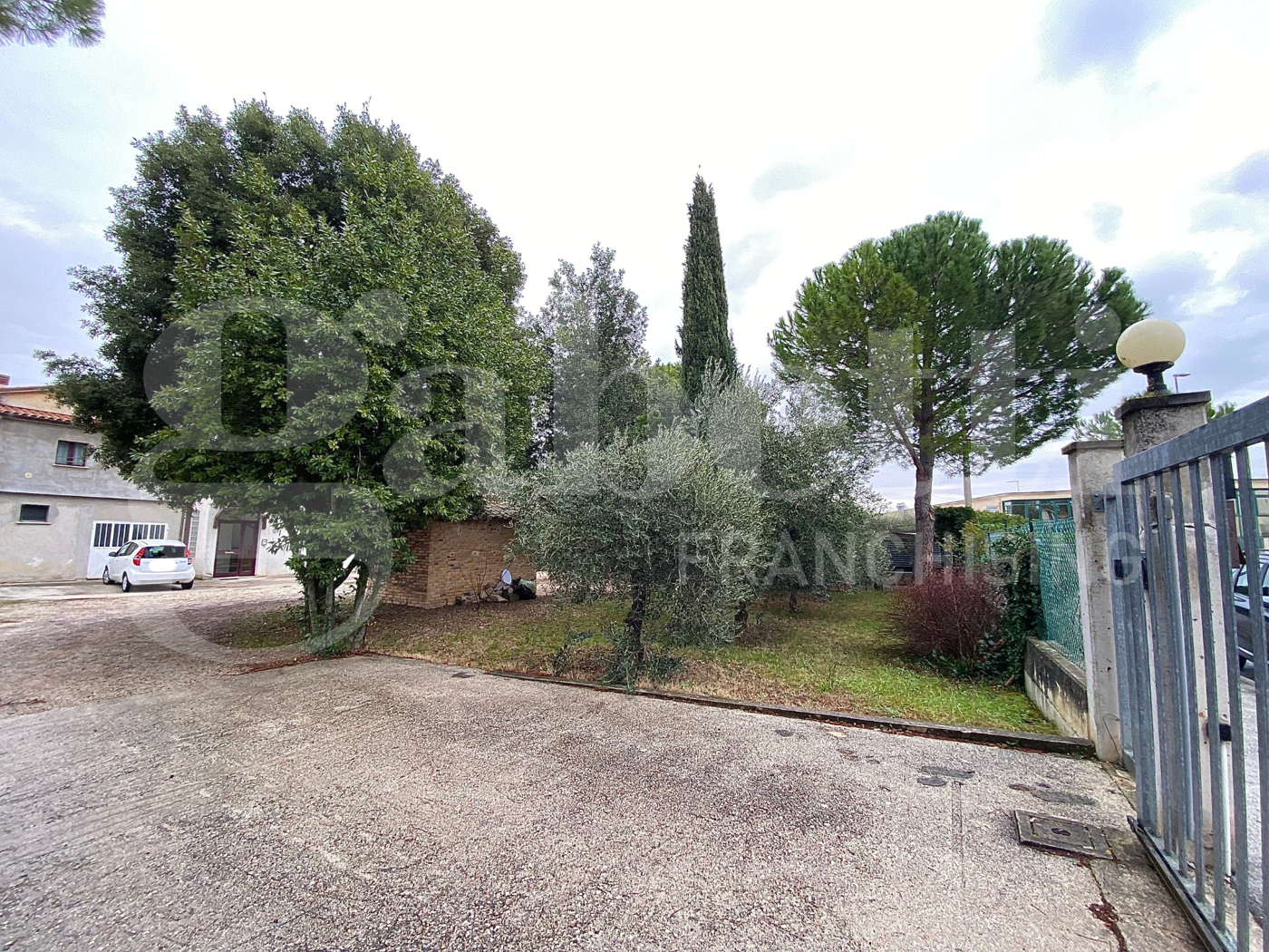 Casa indipendente con giardino a Treia