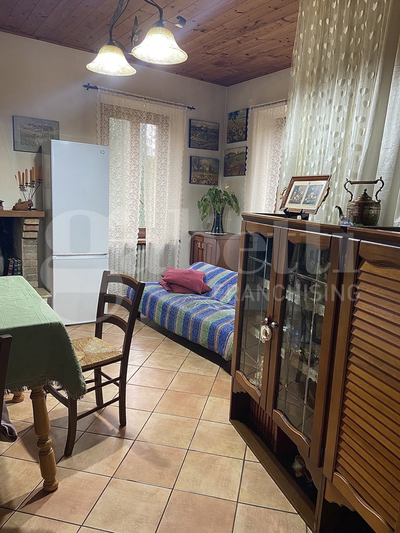 Casa indipendente con giardino a Treia