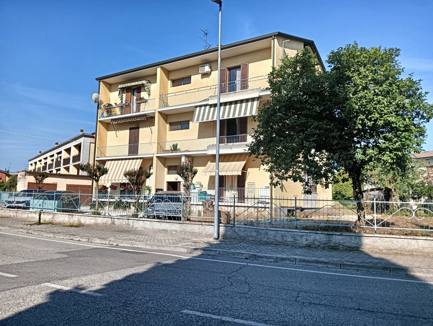 Trilocale con box a Peschiera del Garda