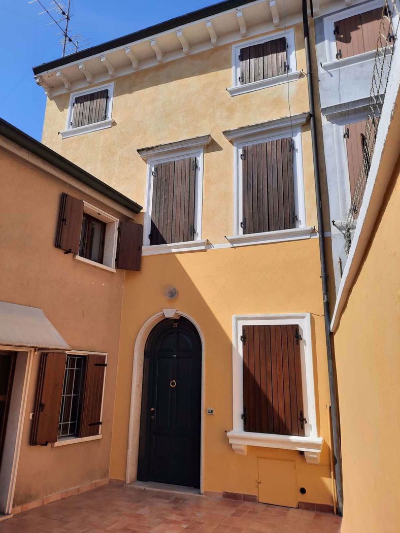 Casa indipendente in vendita a Valeggio sul Mincio