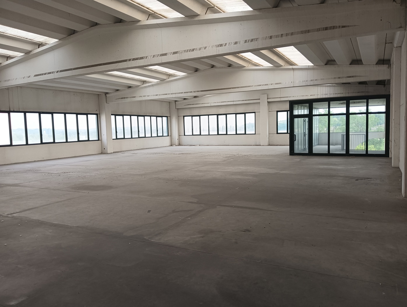 Capannone in vendita a Peschiera del Garda