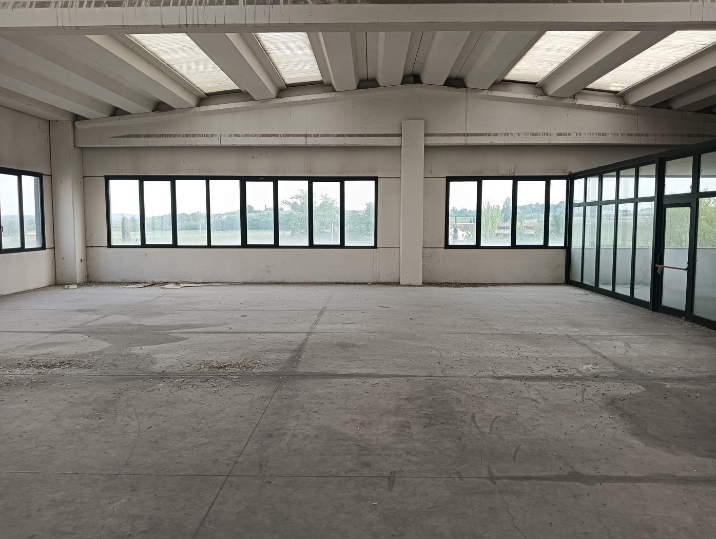 Capannone in vendita a Peschiera del Garda