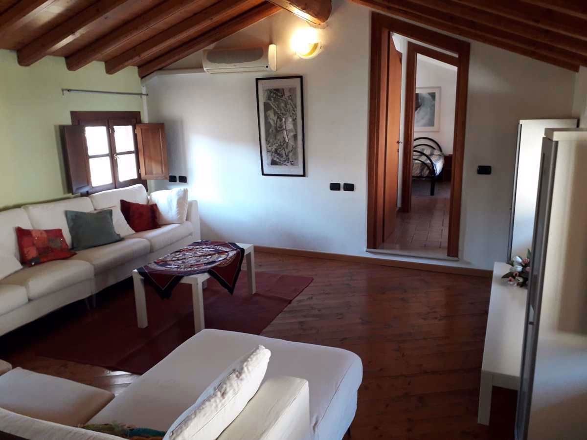 Bilocale arredato in affitto a Monzambano