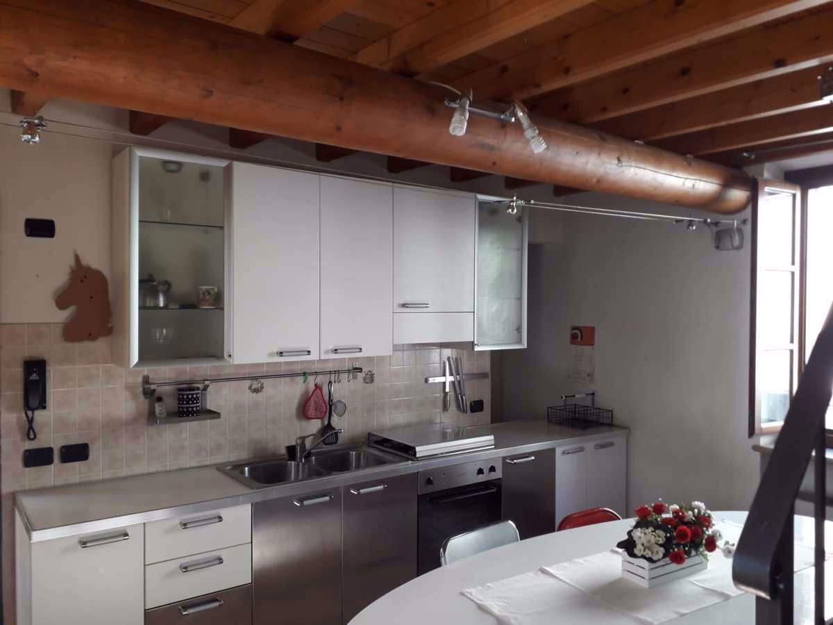 Bilocale arredato in affitto a Monzambano