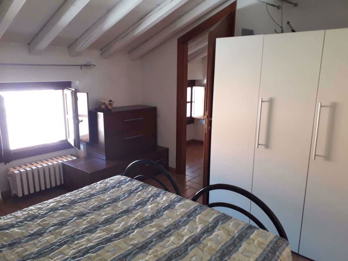 Bilocale arredato in affitto a Monzambano