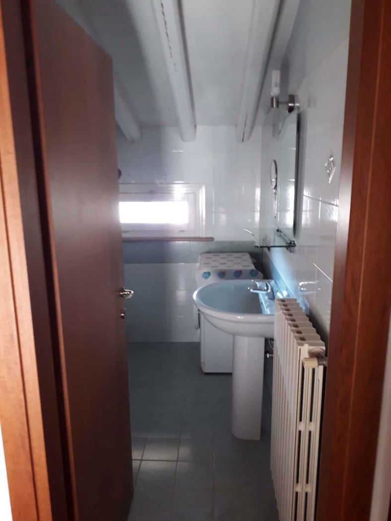 Bilocale arredato in affitto a Monzambano