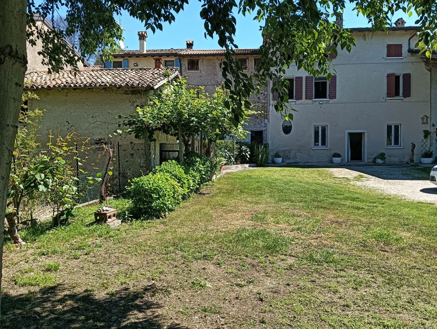 Rustico con giardino a Monzambano