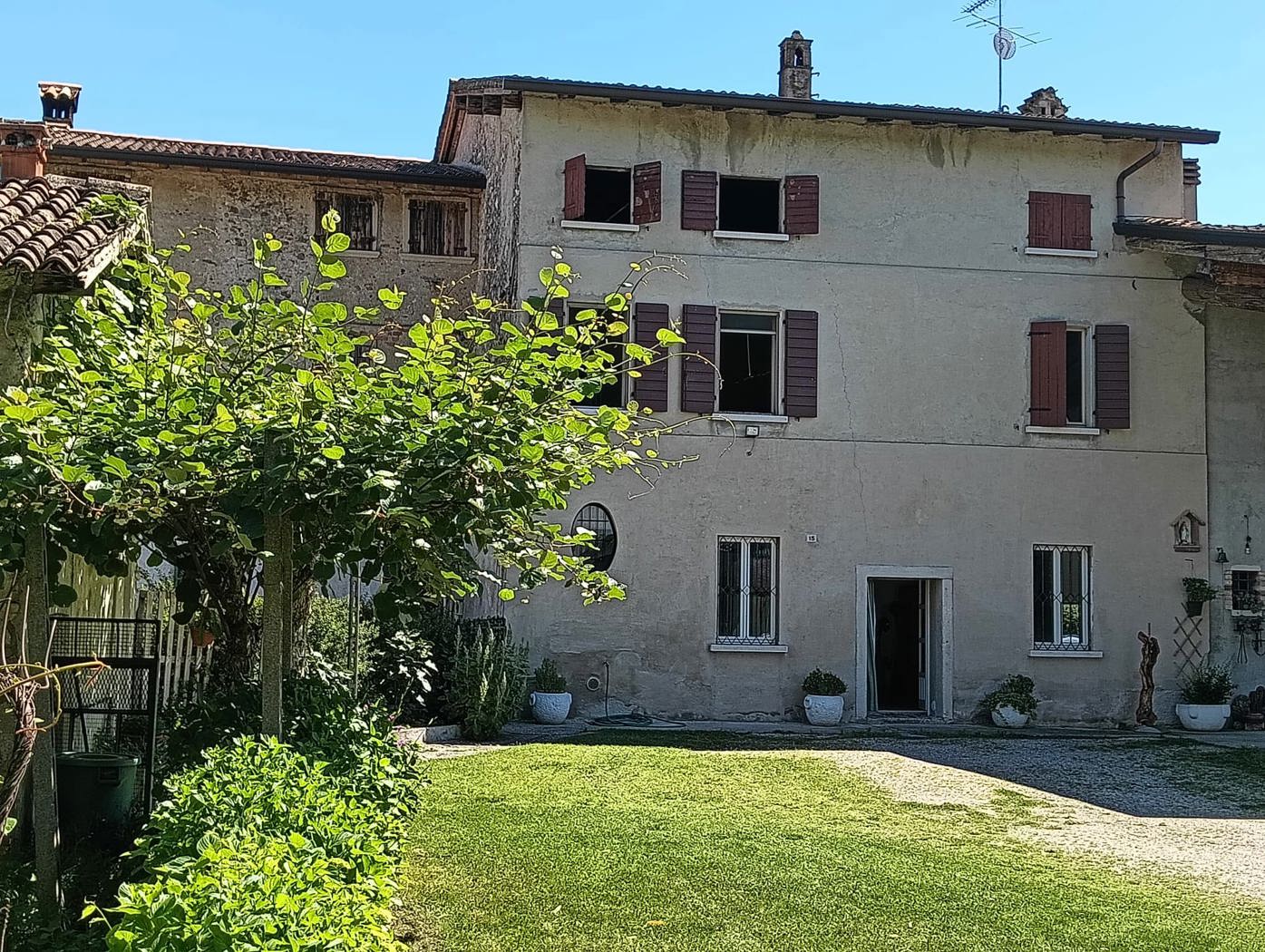 Rustico con giardino a Monzambano