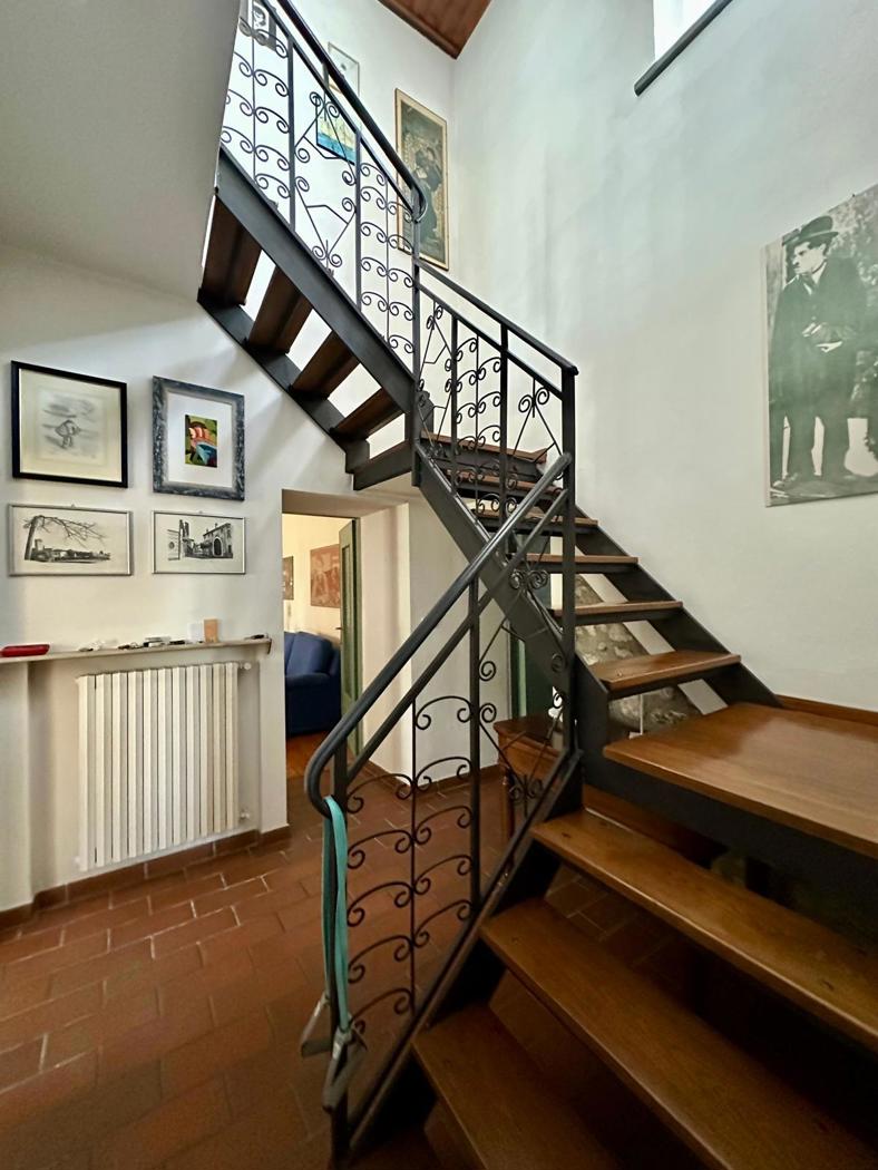 Villa con giardino a Monzambano