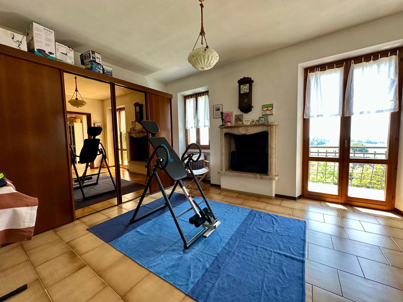 Villa con giardino a Monzambano