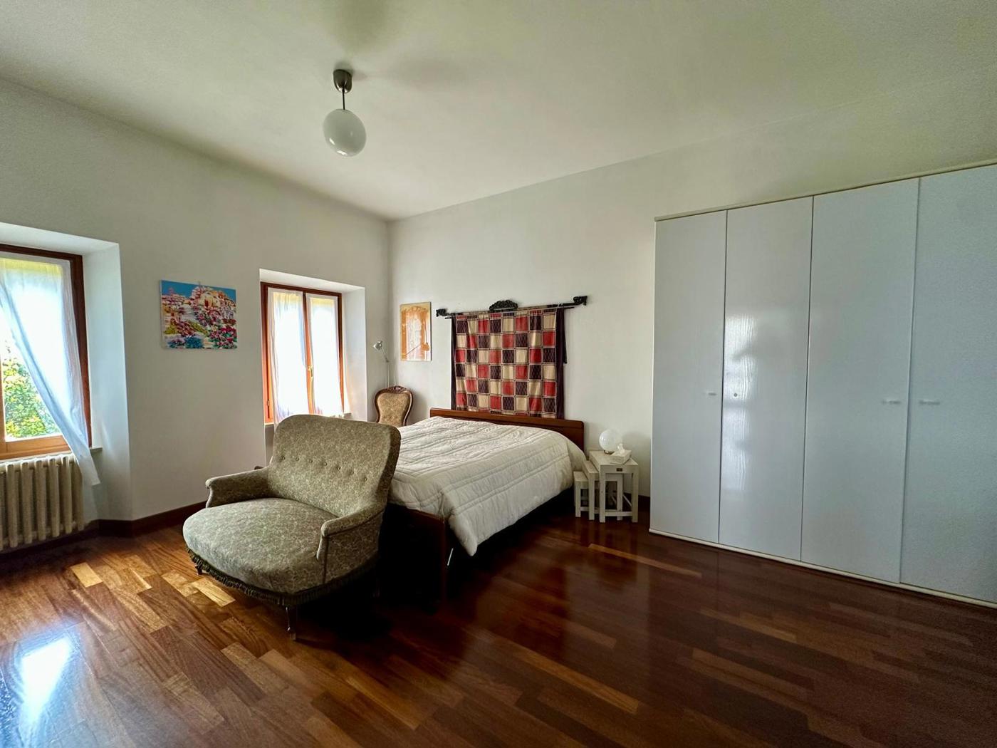 Villa con giardino a Monzambano