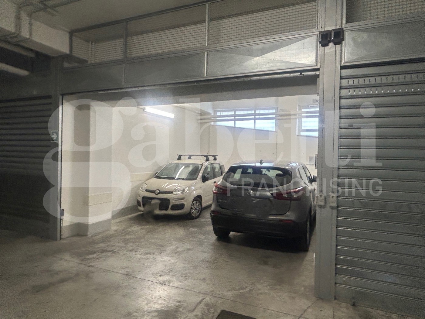 Box/Garage 33mq in affitto a Roma