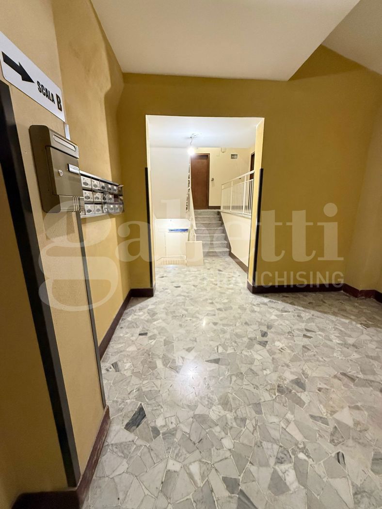 Quadrilocale arredato in affitto a Roma