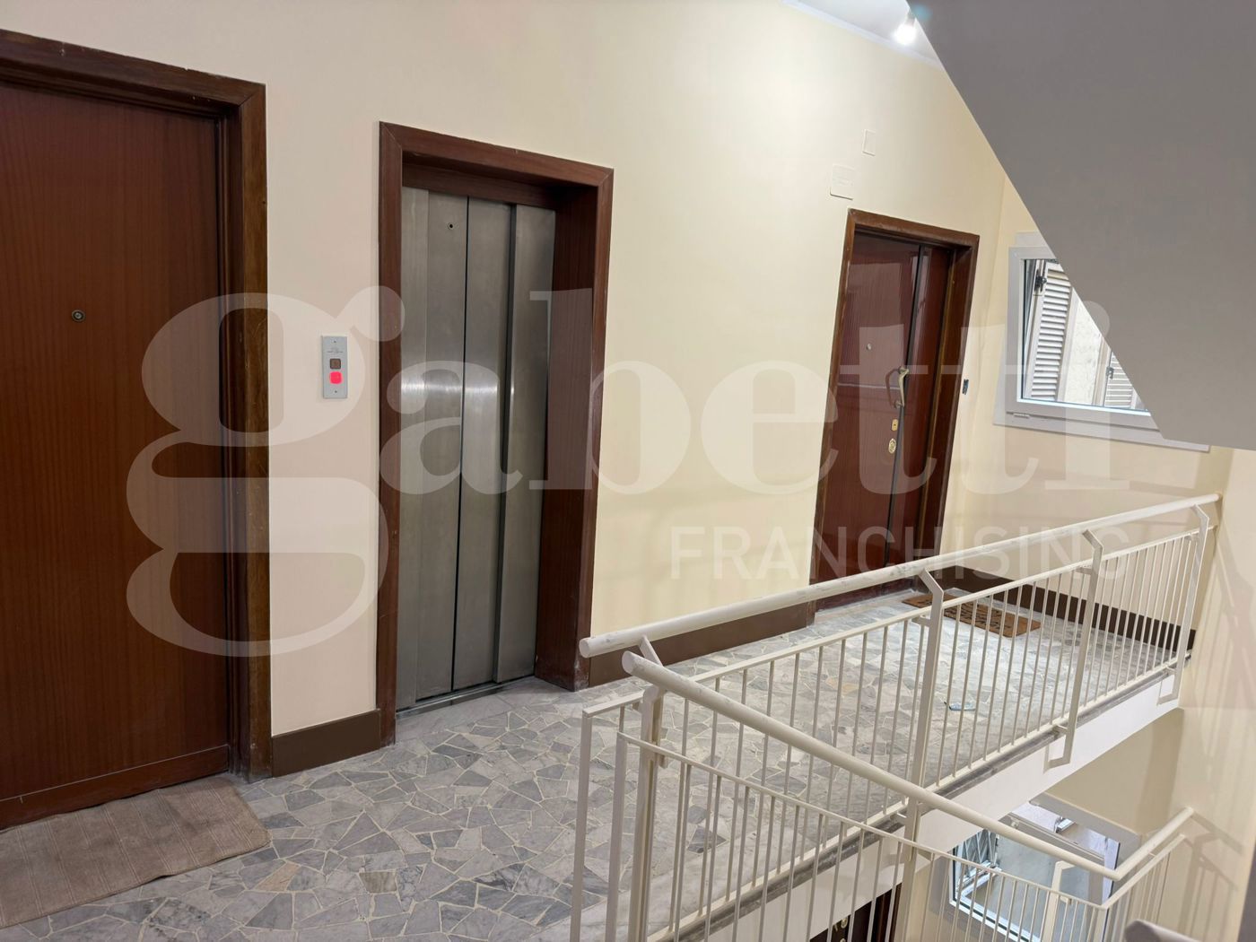 Quadrilocale arredato in affitto a Roma