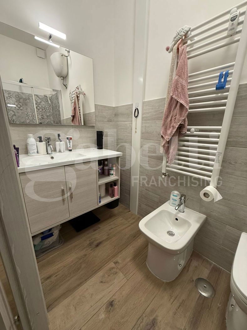 Quadrilocale arredato in affitto a Roma