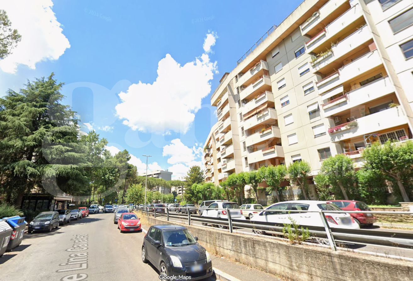 Quadrilocale in vendita a Roma