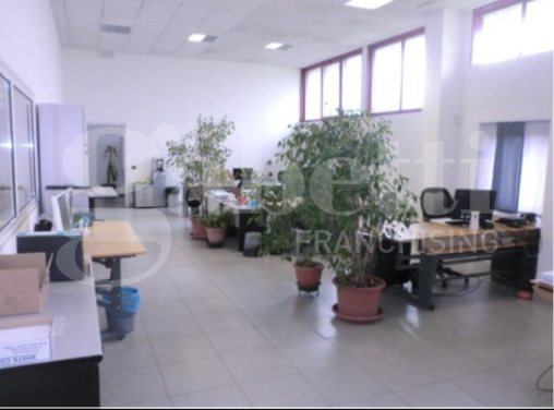 Capannone in vendita a Rosate