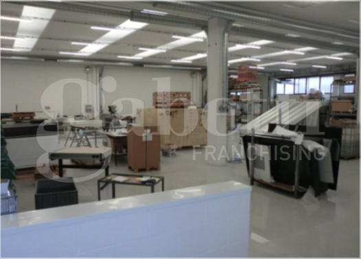 Capannone in vendita a Rosate