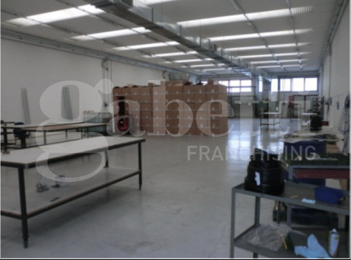 Capannone in vendita a Rosate