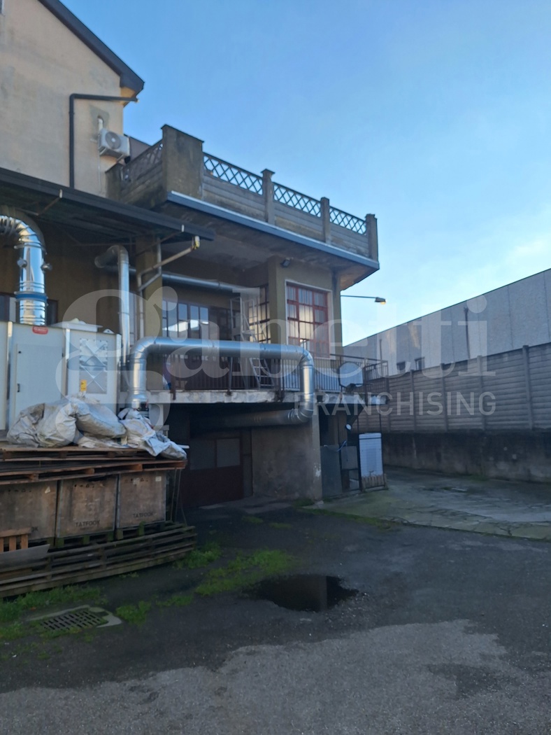 Villa con giardino a Rozzano