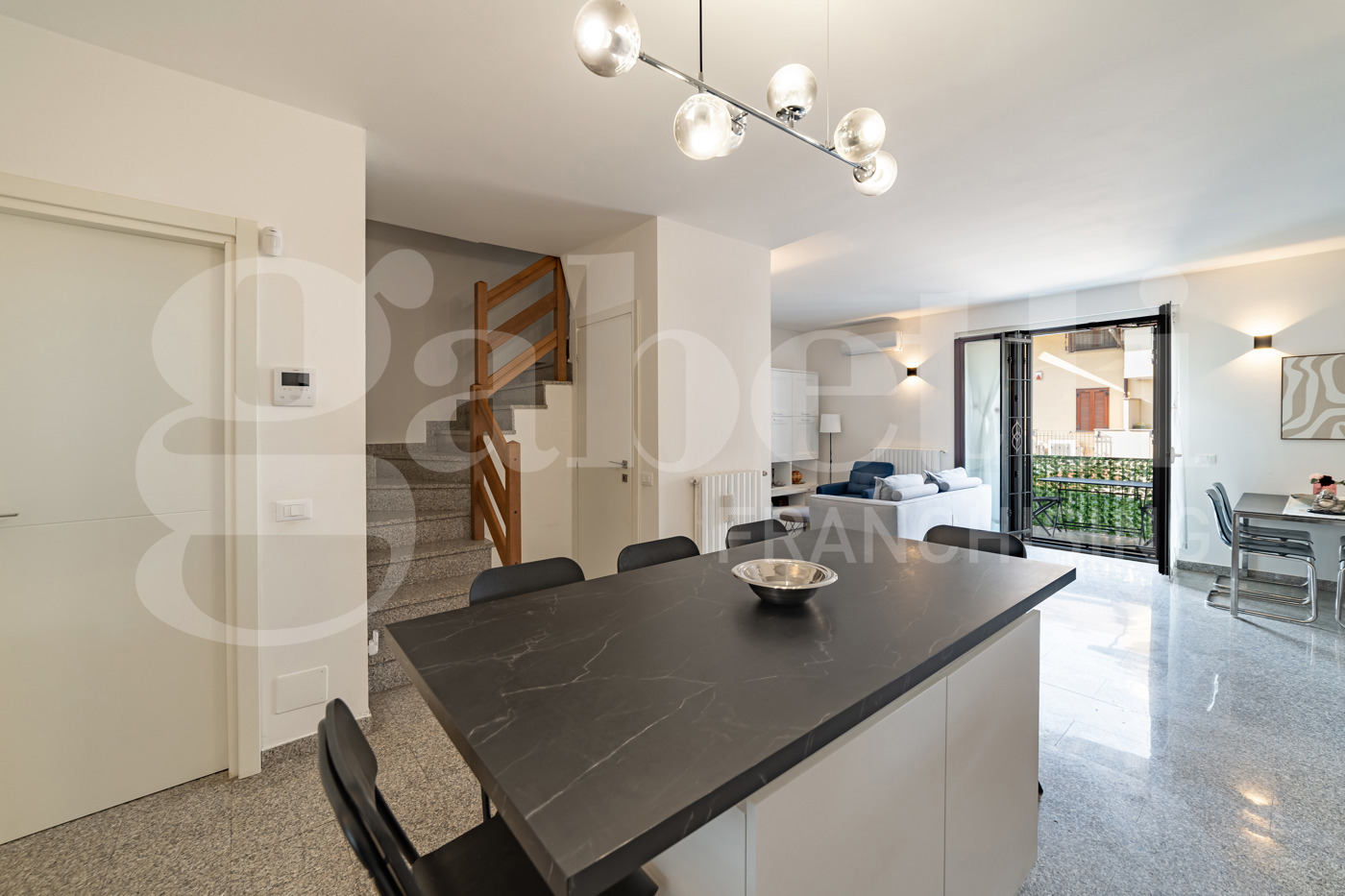 Villa con giardino a Cisliano