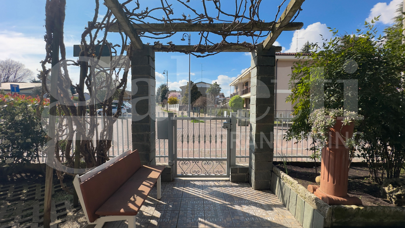 Villa Bifamiliare con giardino a Pieve Emanuele