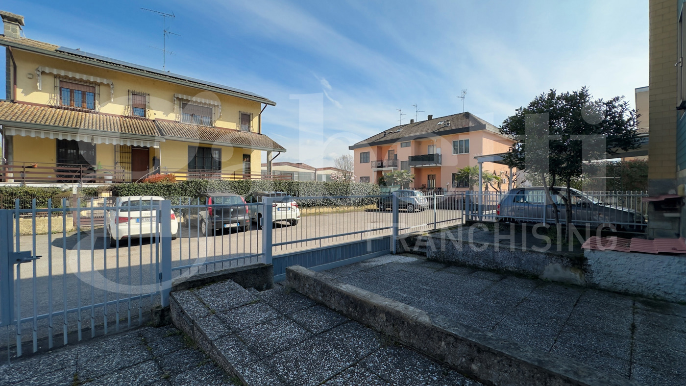 Villa Bifamiliare con giardino a Pieve Emanuele