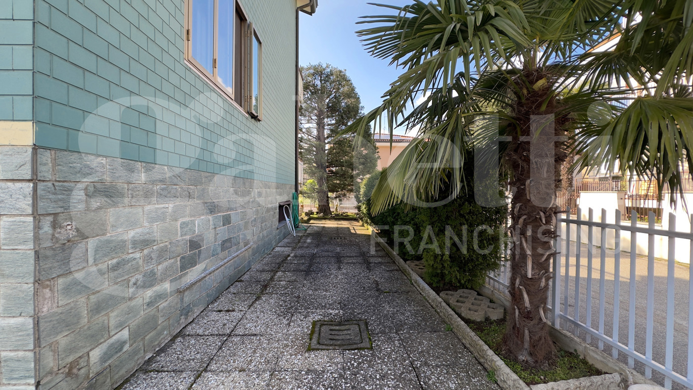 Villa Bifamiliare con giardino a Pieve Emanuele