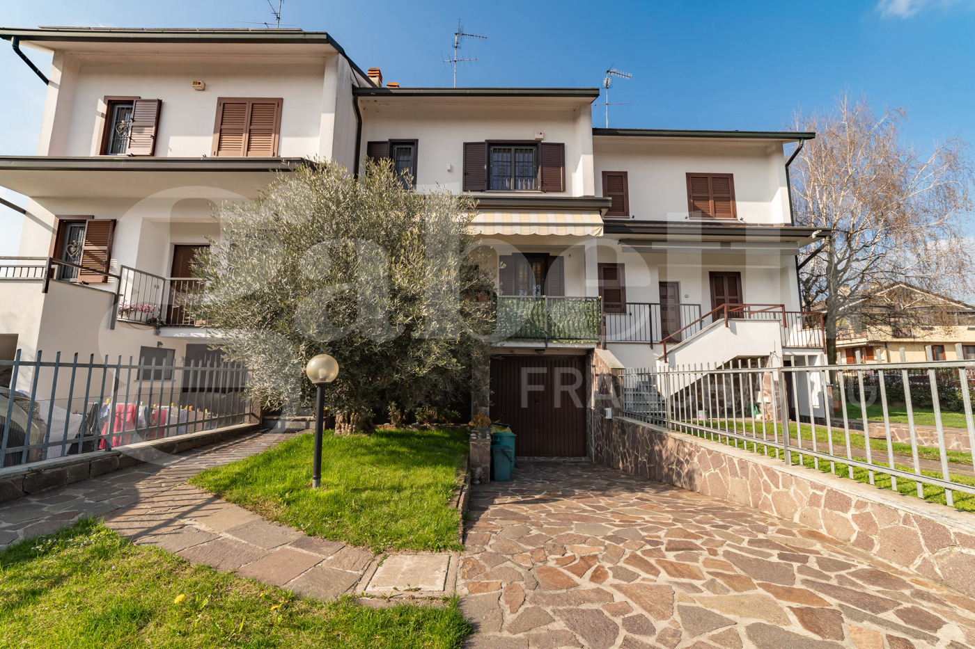 Villa con giardino a Cisliano