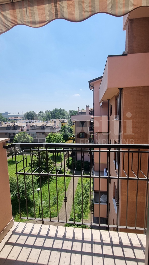Trilocale arredato in affitto a Rozzano