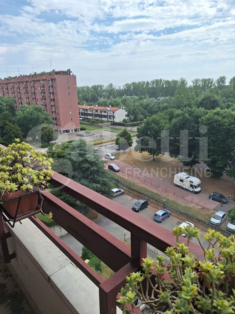 Trilocale arredato in affitto a Rozzano