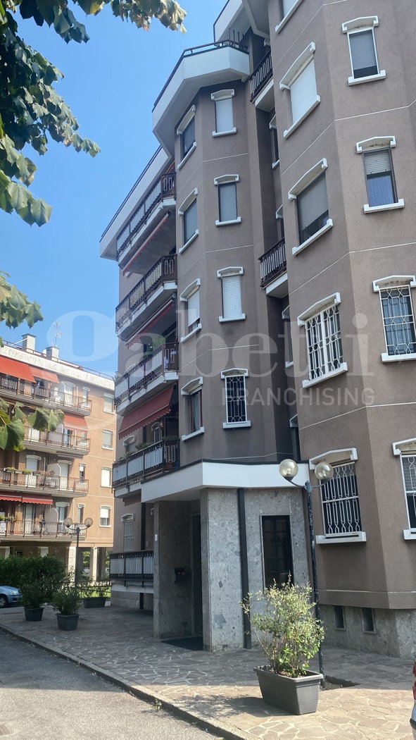 Trilocale arredato in affitto a Rozzano