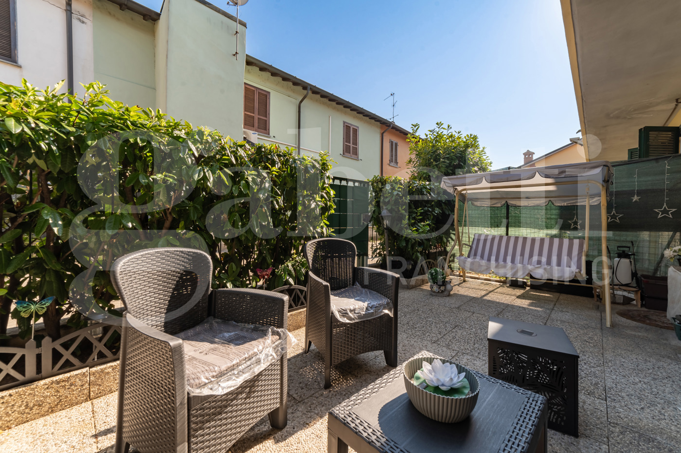 Villa con giardino a Vellezzo Bellini