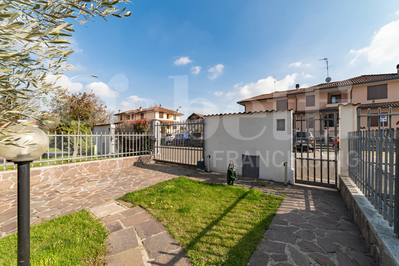 Villa con giardino a Cisliano