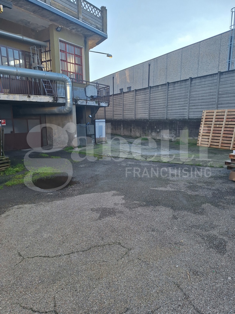 Villa con giardino a Rozzano