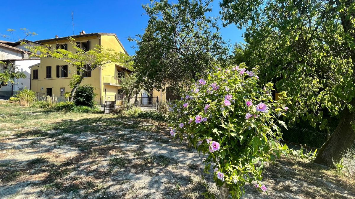 Casa indipendente con giardino a Golferenzo