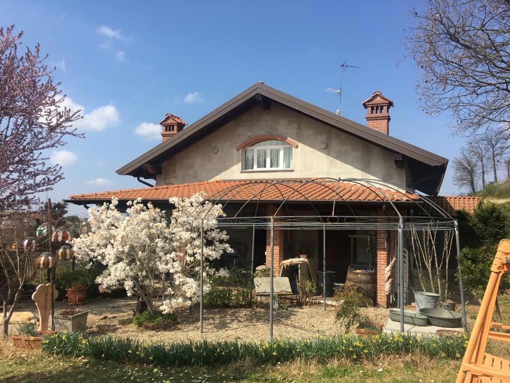 Villa con giardino a Colli Verdi